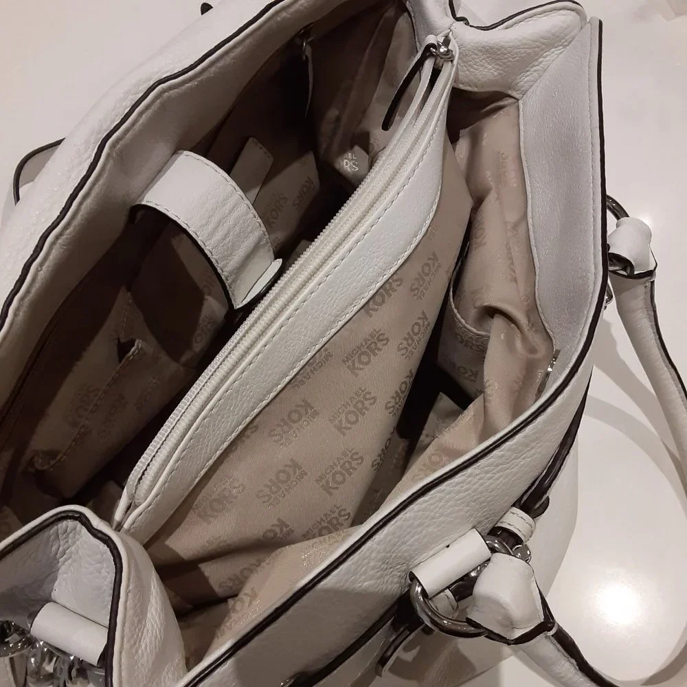 Michael Kors white leather medium bag with silver chain detail